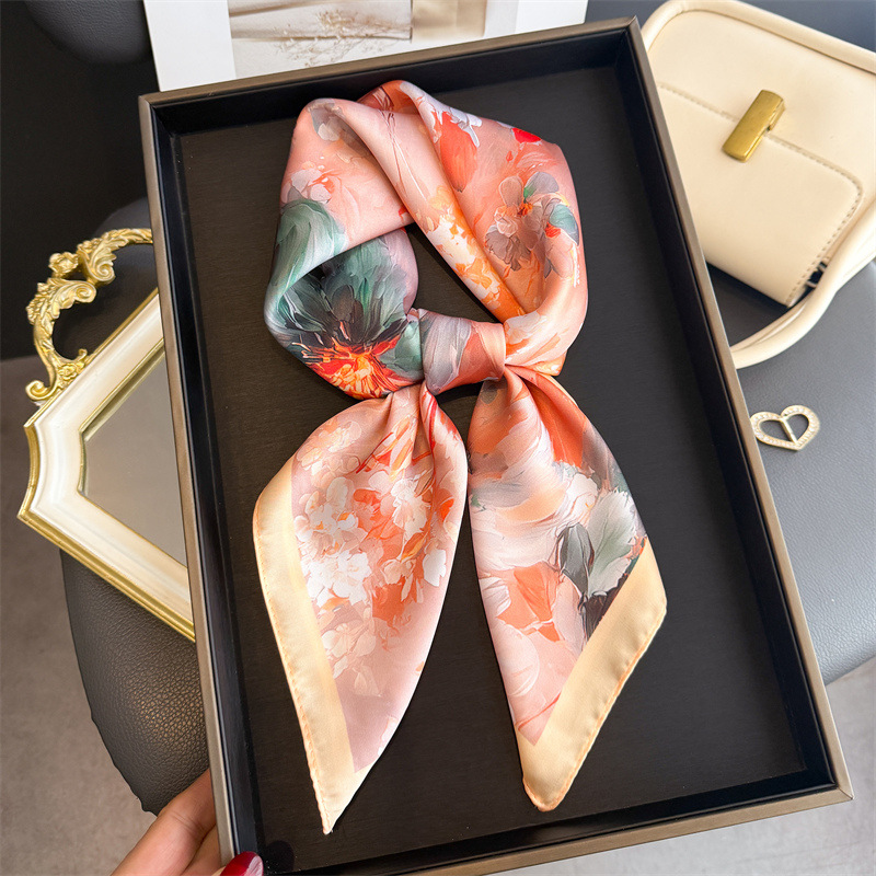 2026 Yeni Çiçek Desenli İpek K - Scarf Silk Square incelemesi ve fiyatı