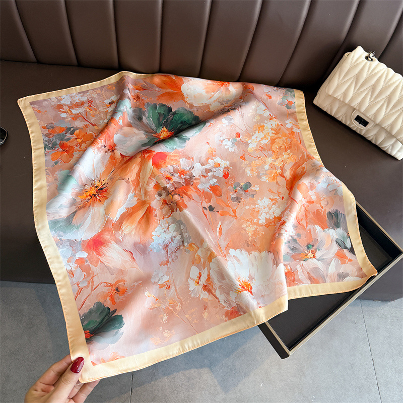 2026 Yeni Çiçek Desenli İpek K - Scarf Silk Square incelemesi ve fiyatı