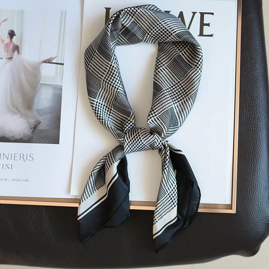Yeni moda Zebra baskılı kare e - Scarf Silk Square incelemesi ve fiyatı