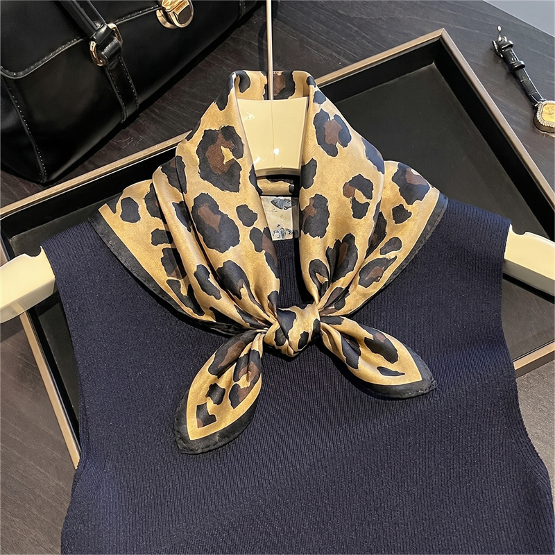 % 100% ipek kare eşarp leopar  - Scarf Silk Square incelemesi ve fiyatı